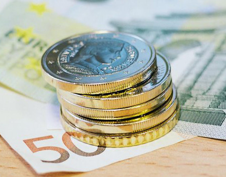 Чехія не поспішає міняти крону на євро