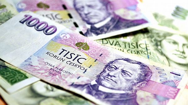 Чехи воліють заощаджувати інвестиції та кредити