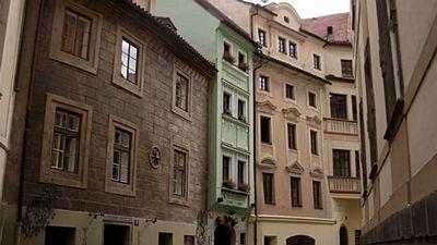 Зелений будинок - готель Clementin, розташований в самому центрі Праги, недалеко від Маріанської площі
