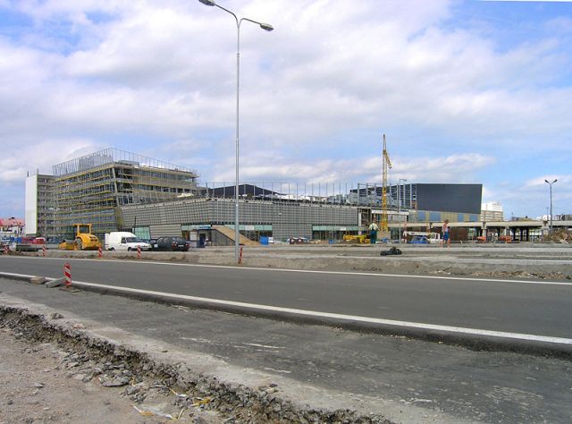 Розширений автовокзал та торговий центр