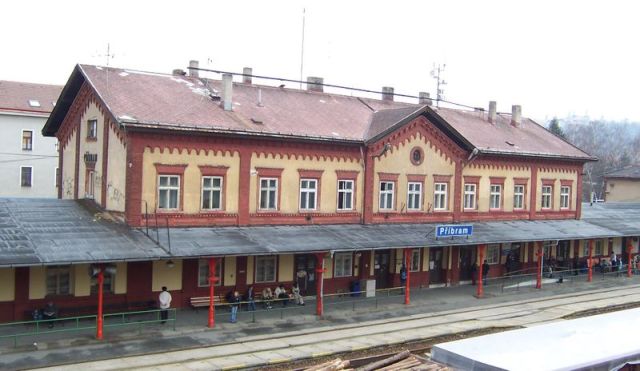 Залізничний вокзал у Пршибрамі