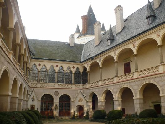Замок Жлеби в Чехії