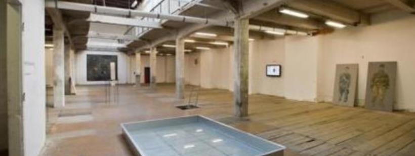 Художня галерея «Karlin Studios » в Чехії змушена переїхати до нового приміщення