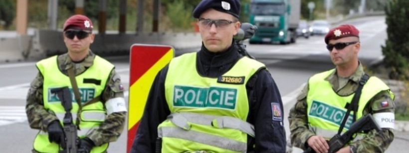 Чеською поліцією придбано 15 спеціальних машин для перевірки паспортів на будь-якій території країни